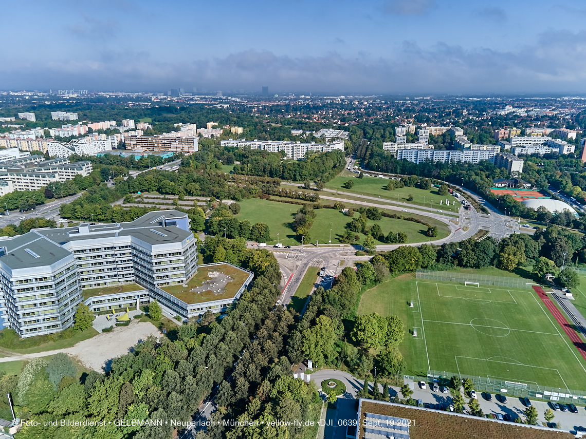 19.09.2021 - Rentenversicherung - SVN-Sportanlage, Sportanlage Perlach-Ost - Mittelschule Gerhard-Hauptmann-Ring in Neuperlach 